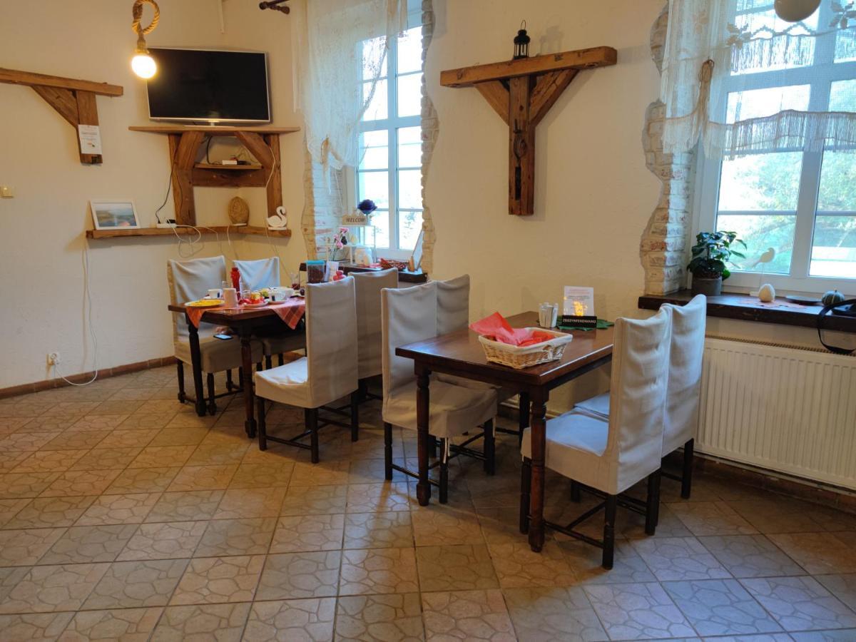 Folwark Luknajno Nad Jeziorem Sniardwy Gospoda Dziedzictwo Kulinarne Warmia-Mazury Mikołajki Esterno foto